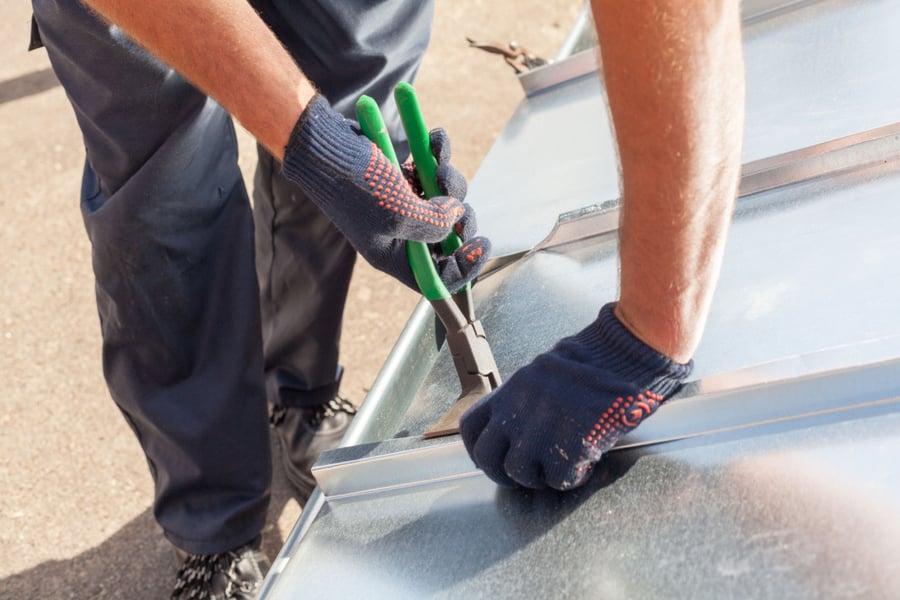 Should You Install Asphalt Shingles or Metal Roofing on Your Home?